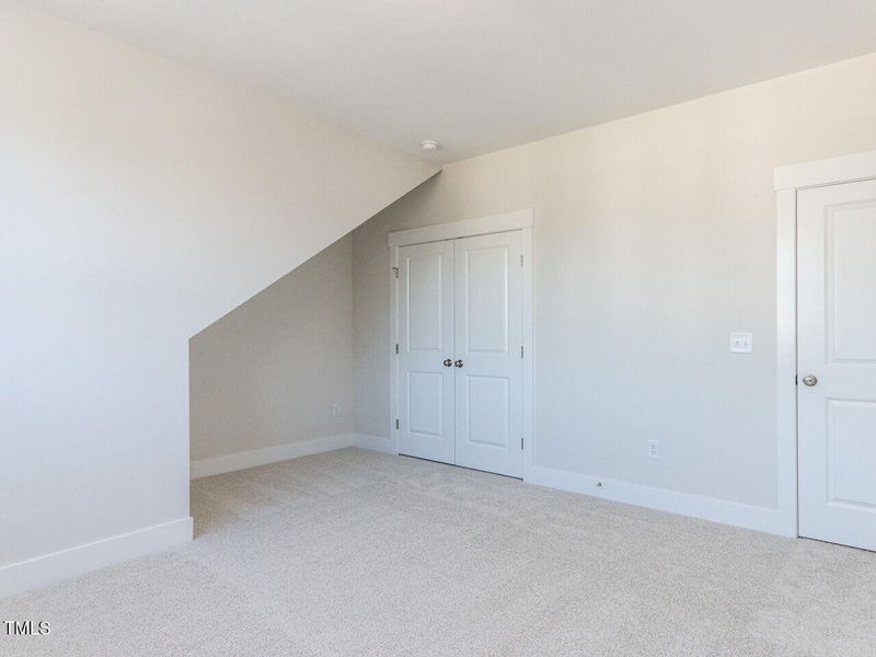 029-1280x960-bedroom