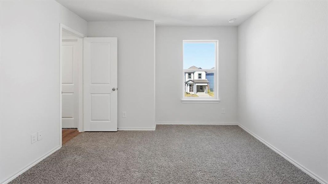 Spacious, unfurnished interior of a new home in Arbor Trails South, Princeton (Image 15).