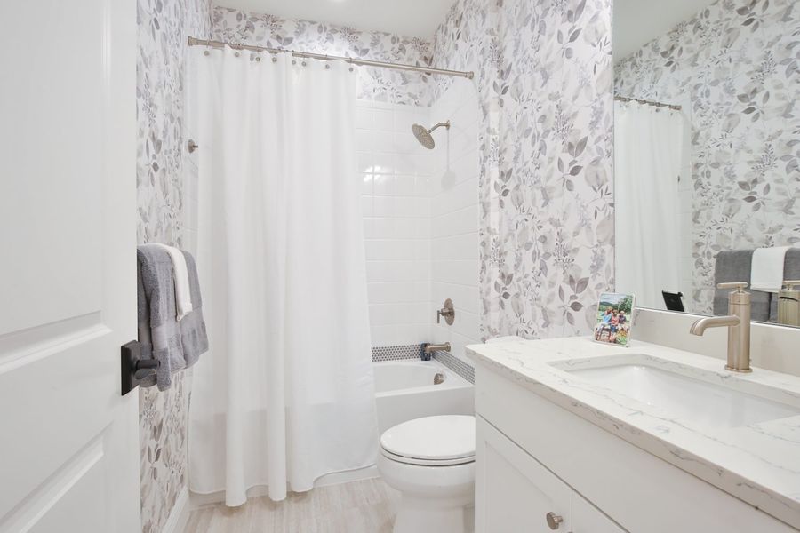 Representative furnished interior of a home built from the Tidewinds 2 by Neal Communities in Boca Royale Golf & Country Club at Wellen Park, Englewood (Image 16).