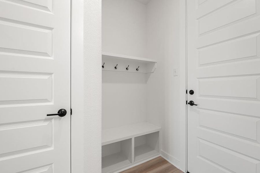 Image 39 of a home in Flora.