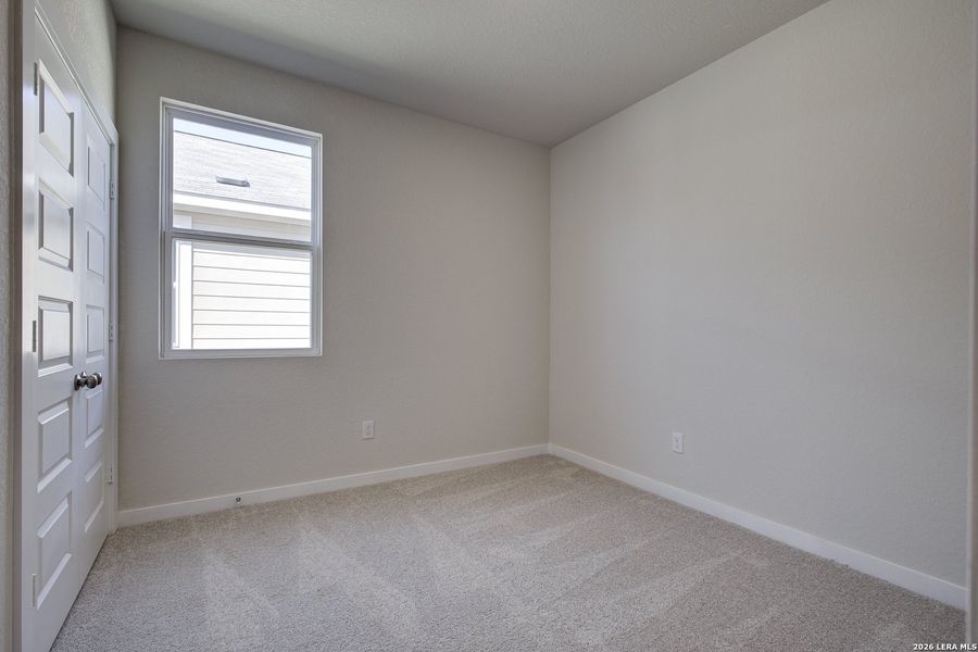 Spacious, unfurnished interior of a new home in Park Place, New Braunfels (Image 16).