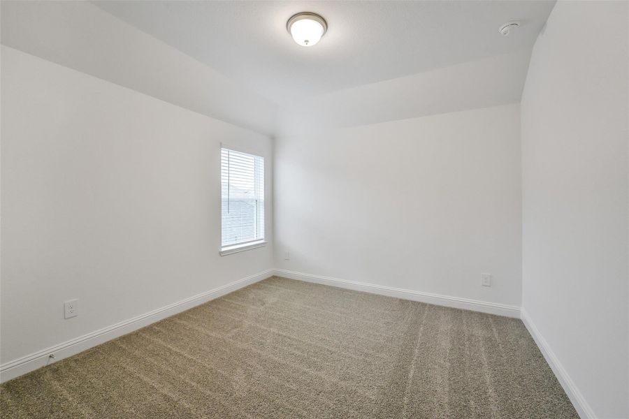 Spacious, unfurnished interior of a new home in Mavera, Conroe (Image 38).