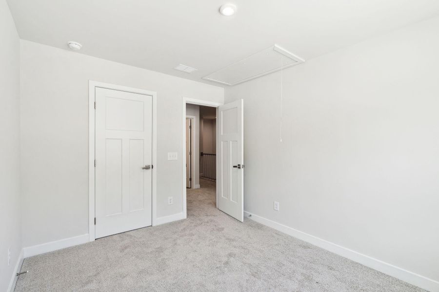 Spacious, unfurnished interior of a new home in Crescent Cove, Summerville (Image 13).