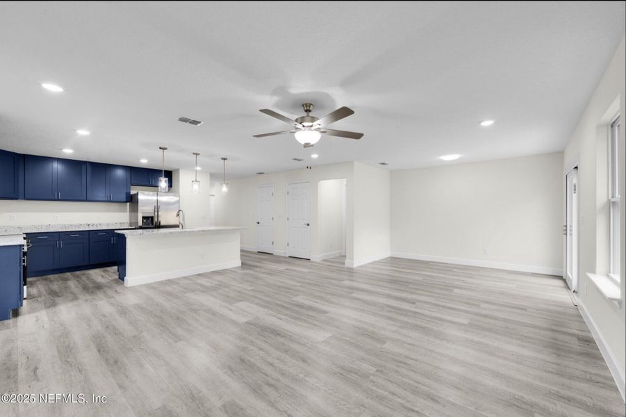 Spacious, unfurnished interior of a new home in , Jacksonville (Image 23).
