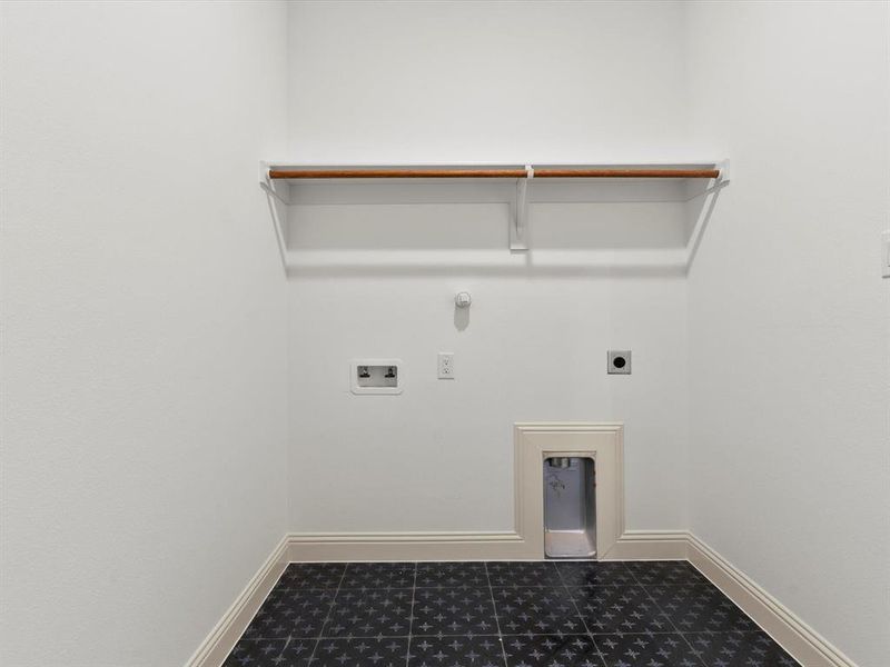 Spacious, unfurnished interior of a new home in , Granbury (Image 36).