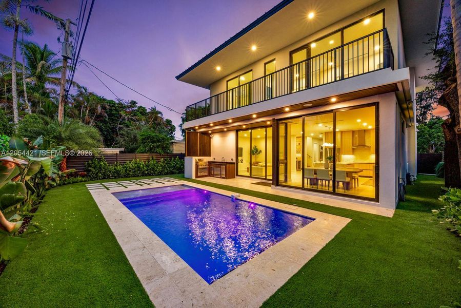 Exterior details and patio area of a home in , Miami (Image 29).