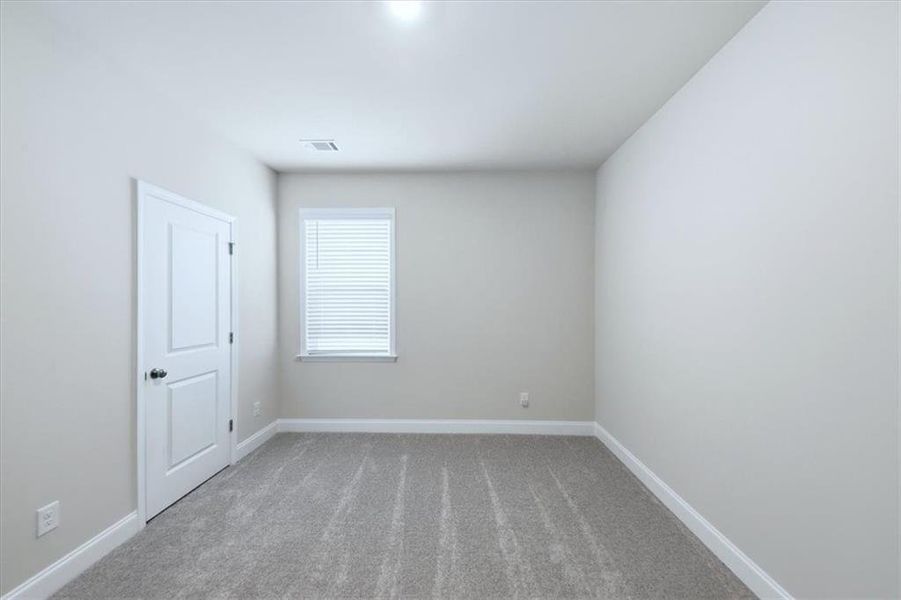 Spacious, unfurnished interior of a new home in Falls Creek, Flowery Branch (Image 29).