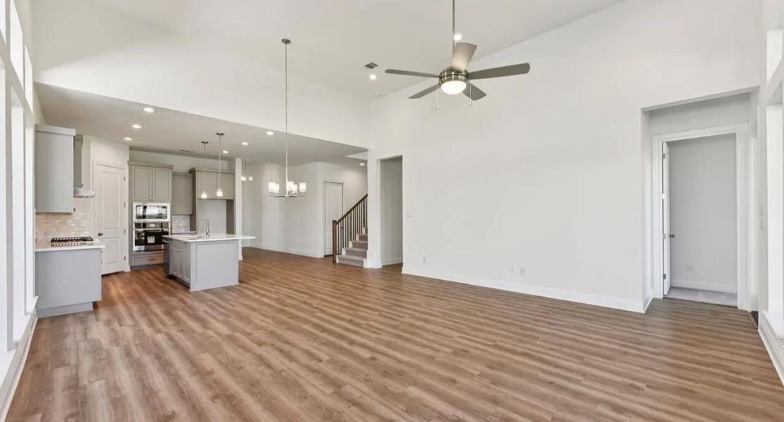 Spacious, unfurnished interior of a new home in 6 Creeks, Kyle (Image 9).