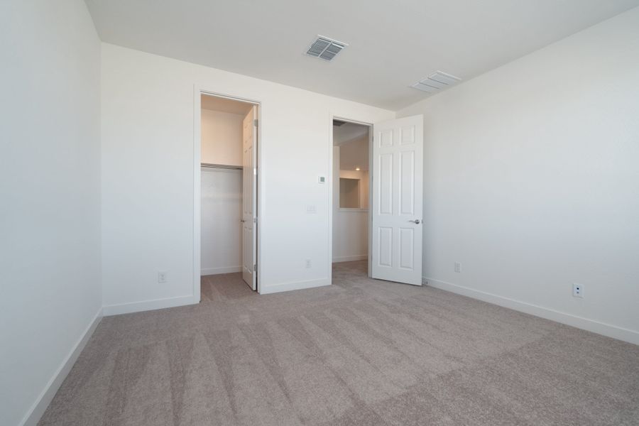 Spacious, unfurnished interior of a new home in Terraza, San Tan Valley (Image 17). Spacious, unfurnished interior of a new home in Terraza, San Tan Valley (Image 17).