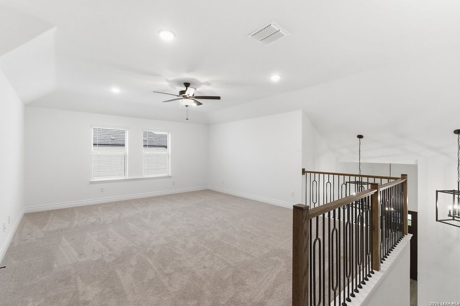 Spacious, unfurnished interior of a new home in Davis Ranch, San Antonio (Image 36).