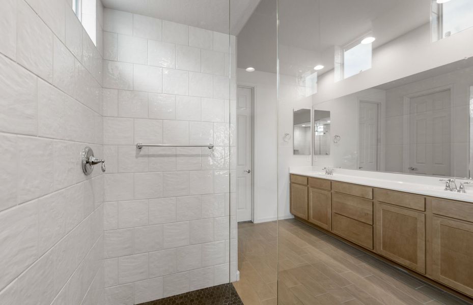 Furnished interior view inside a new home in Allen Ranches, Litchfield Park (Image 7).