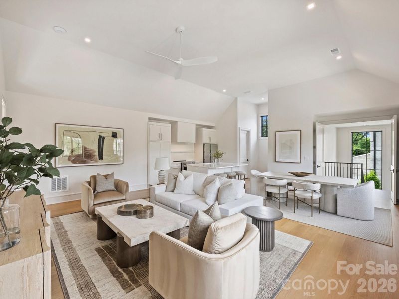 Attached 2nd living space with family room, full kitchen and laundry