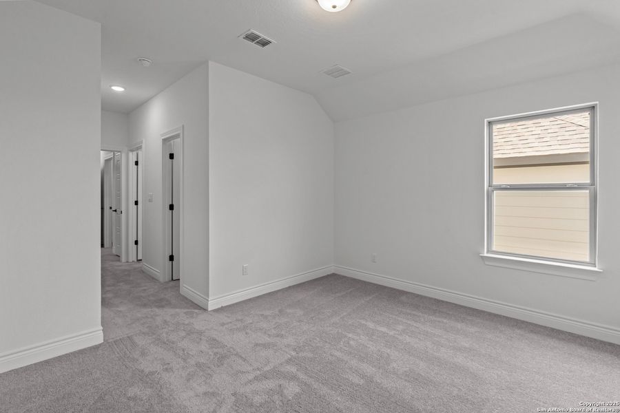 Spacious, unfurnished interior of a new home in Bison Ridge, San Antonio (Image 24). Spacious, unfurnished interior of a new home in Bison Ridge, San Antonio (Image 24).