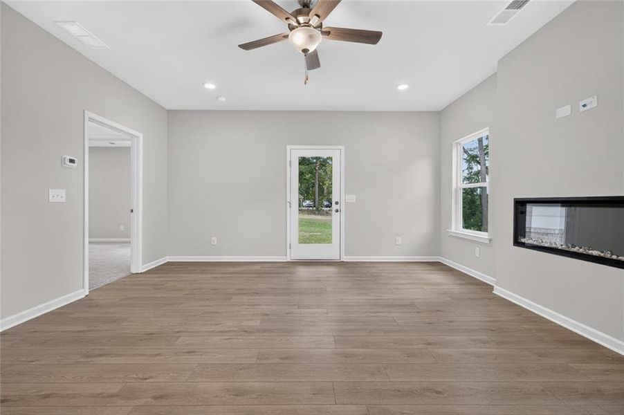 Spacious, unfurnished interior of a new home in Glen at Cave Springs, Douglasville (Image 17).