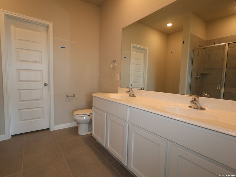 Furnished interior view inside a new home in Paloma Park, Converse (Image 10).
