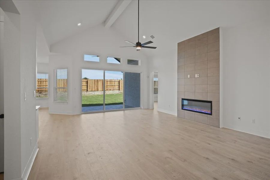 Representative unfurnished interior of a home built from the Farris by Chesmar Homes in Gregg Ranch, Marble Falls (Image 10).