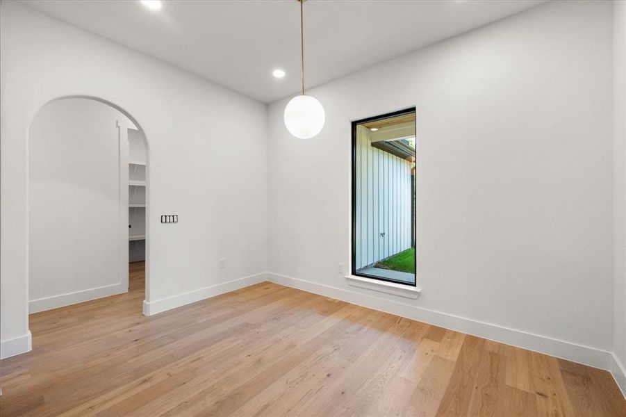 Spacious, unfurnished interior of a new home in , Corsicana (Image 22).