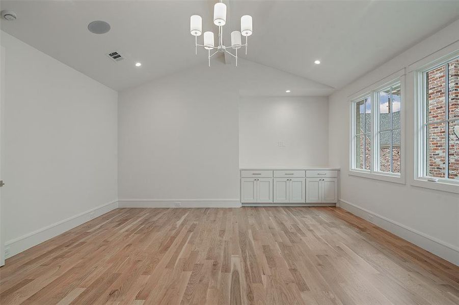 Spacious, unfurnished interior of a new home in , Dallas (Image 37).