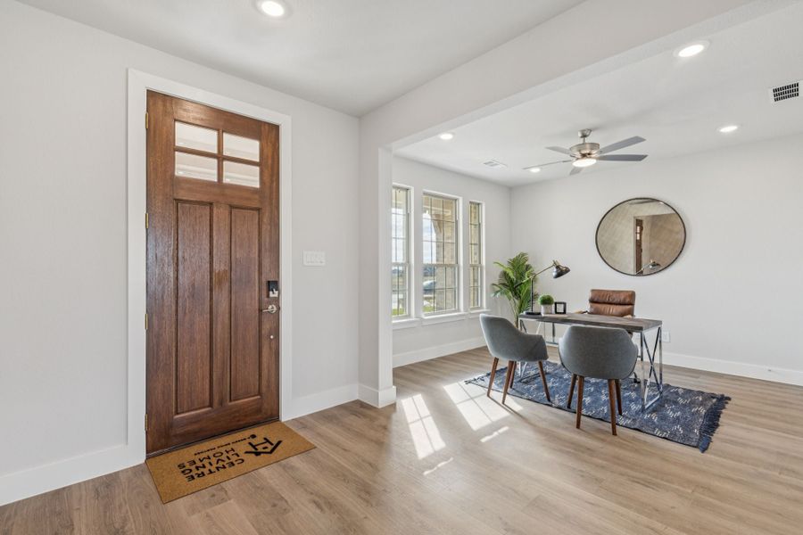 Representative furnished interior of a home built from the Emerson by Centre Living Homes in Lakeway Estates, Waxahachie (Image 15).