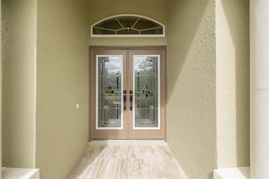 Exterior details and patio area of a home in , Homosassa (Image 4).