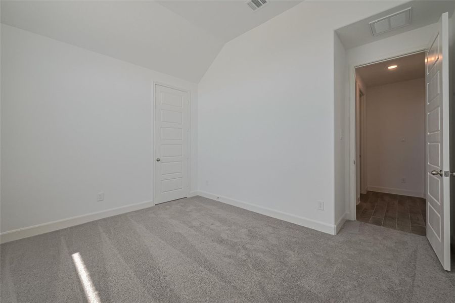 Spacious, unfurnished interior of a new home in Lago Mar, Texas City (Image 34). Spacious, unfurnished interior of a new home in Lago Mar, Texas City (Image 34).