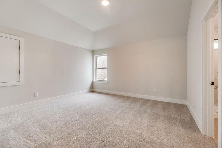 Spacious, unfurnished interior of a new home in Grand Estates of Anna, Anna (Image 25).