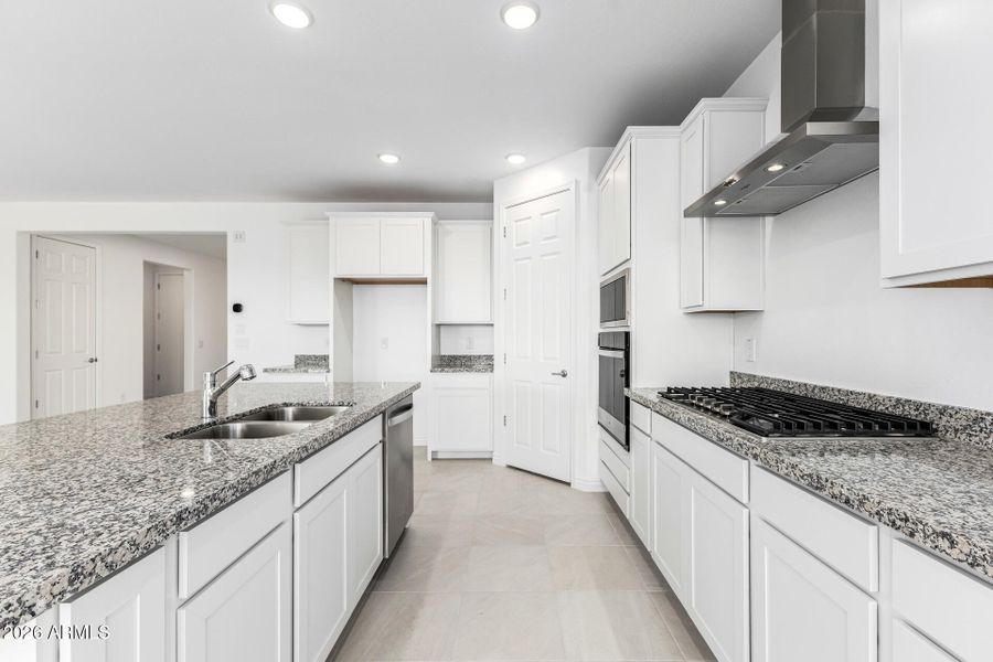 PHX_Miravida_Lot 1154_Dove_14731_Kitchen