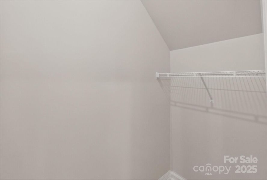 Spacious, unfurnished interior of a new home in Rhyne Court, Gastonia (Image 14).