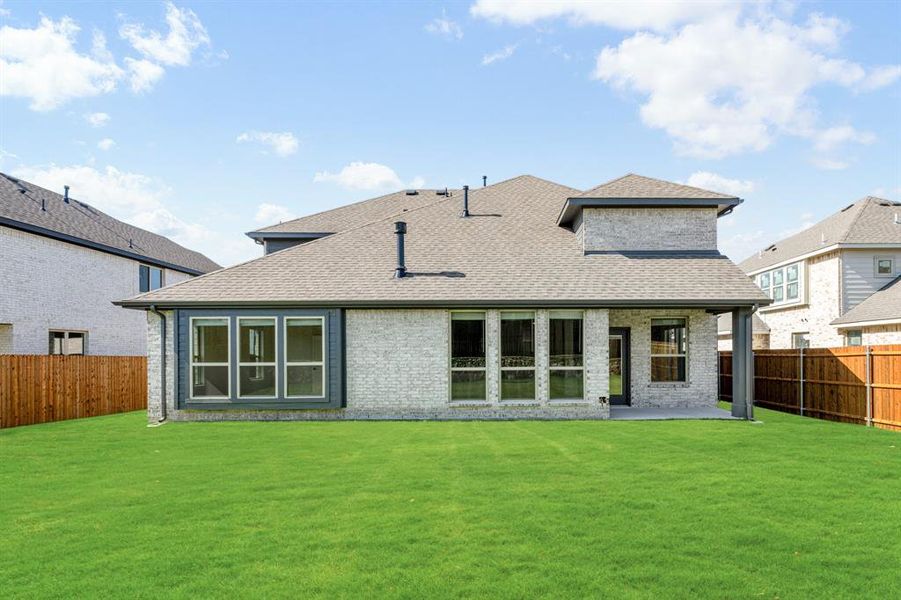 Exterior details and patio area of a home in Maplewood, Glenn Heights (Image 27). Exterior details and patio area of a home in Maplewood, Glenn Heights (Image 27).