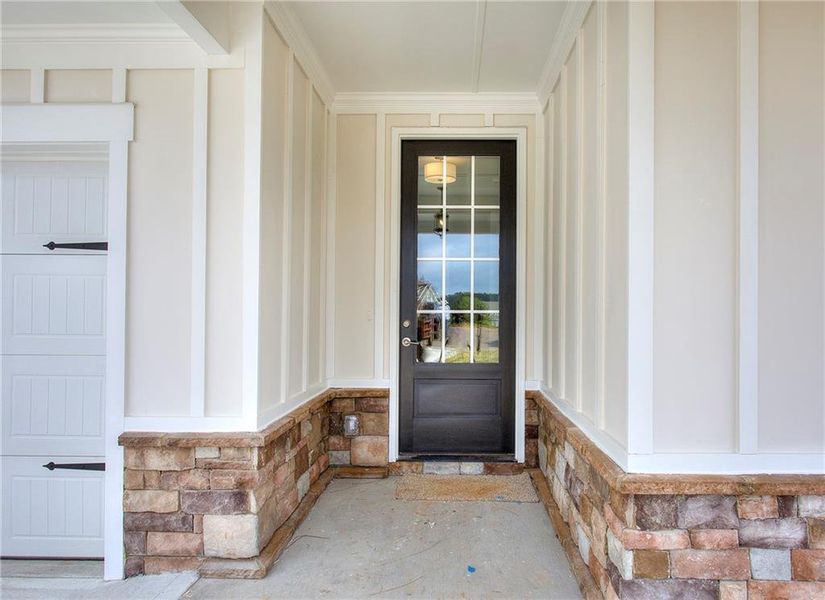 Exterior details and patio area of a home in , Homer (Image 2).