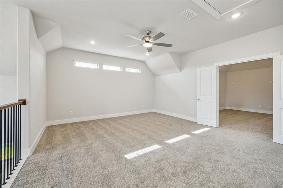 Spacious, unfurnished interior of a new home in Dove Hollow, Waxahachie (Image 28). Spacious, unfurnished interior of a new home in Dove Hollow, Waxahachie (Image 28).