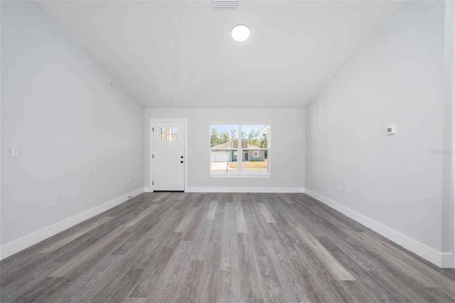 Spacious, unfurnished interior of a new home in , Dunnellon (Image 24).