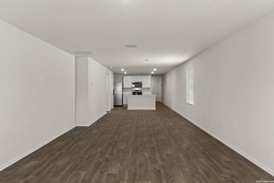 Spacious, unfurnished interior of a new home in Redbird Ranch, San Antonio (Image 26).
