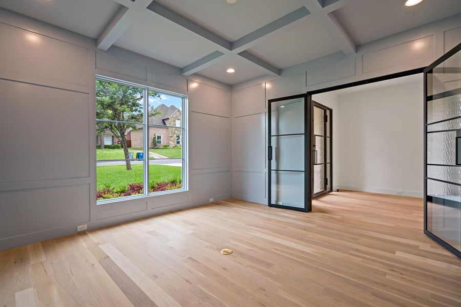 Another look at the gorgeous office.