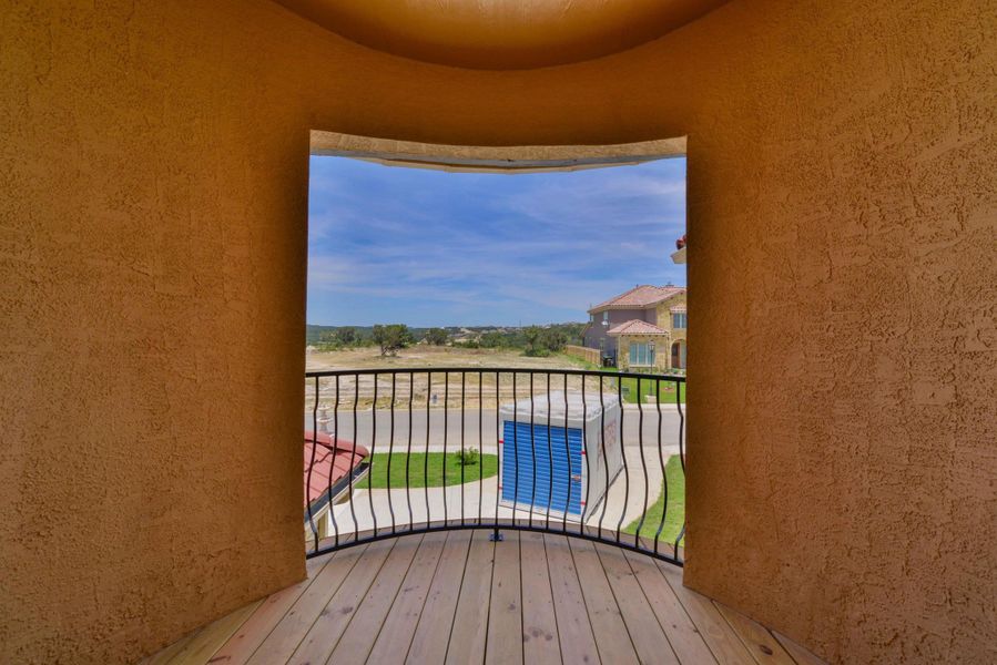 balcony_2.jpg balcony_2.jpg