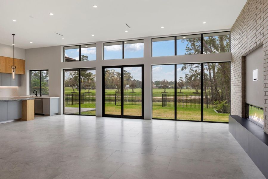 Spacious, unfurnished interior of a new home in , The Woodlands (Image 24).