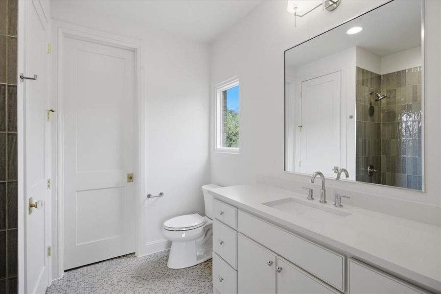 Furnished interior view inside a new home in , Dallas (Image 14).