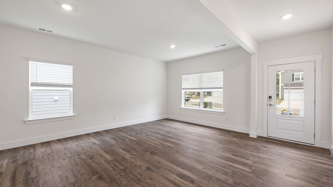 Representative unfurnished interior of a home built from the Hanover by D.R. Horton in Harbor Crest, Ooltewah (Image 11).