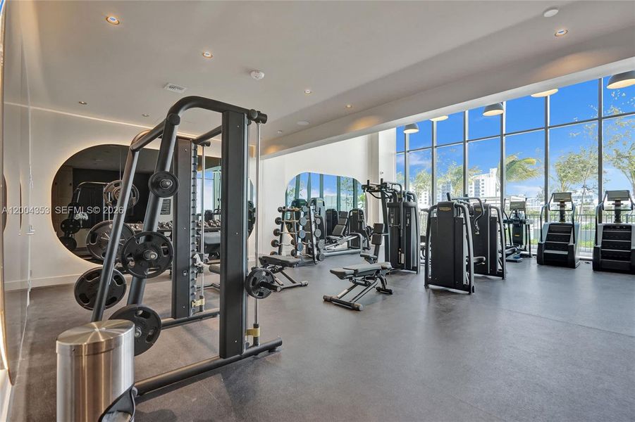 Community amenities in , Miami Beach (Image 18).