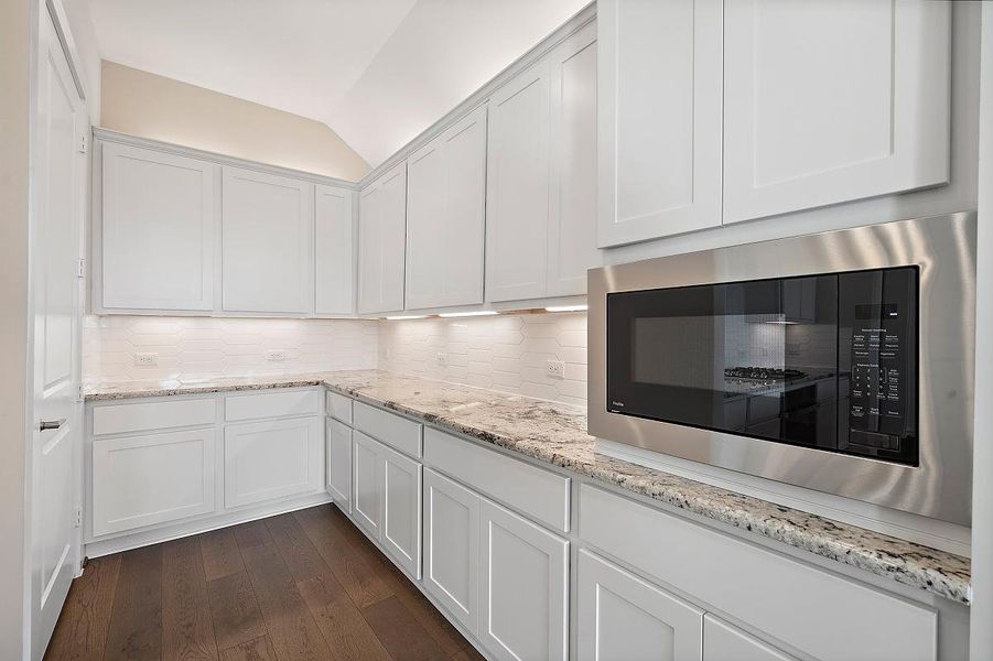 Representative furnished interior of a home built from the Waterlily by Caldwell Homes in Chambers Creek, Willis (Image 7). Representative furnished interior of a home built from the Waterlily by Caldwell Homes in Chambers Creek, Willis (Image 7).