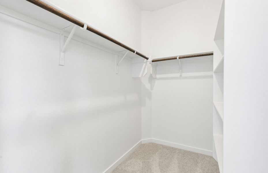 Spacious, unfurnished interior of a new home in Vantage, San Marcos (Image 22).