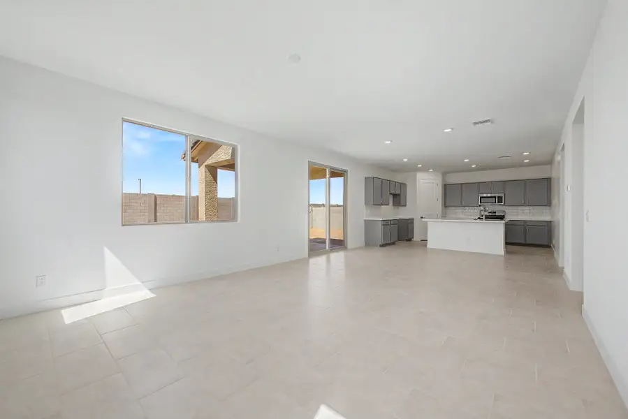 Spacious, unfurnished interior of a new home in Windstone Ranch North, Surprise (Image 9). Spacious, unfurnished interior of a new home in Windstone Ranch North, Surprise (Image 9).