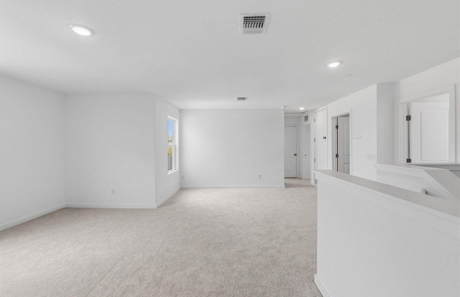 Spacious, unfurnished interior of a new home in Vantage, San Marcos (Image 25). Spacious, unfurnished interior of a new home in Vantage, San Marcos (Image 25).