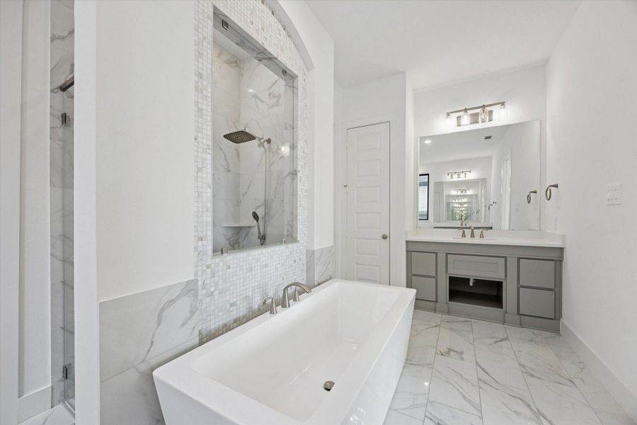 Furnished interior view inside a new home in Cross Creek West, Fulshear (Image 10). Furnished interior view inside a new home in Cross Creek West, Fulshear (Image 10).