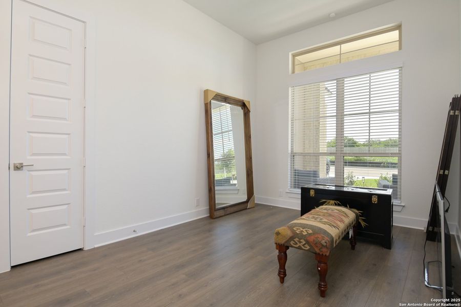 Furnished interior view inside a new home in Mesa Western, Cibolo (Image 9).