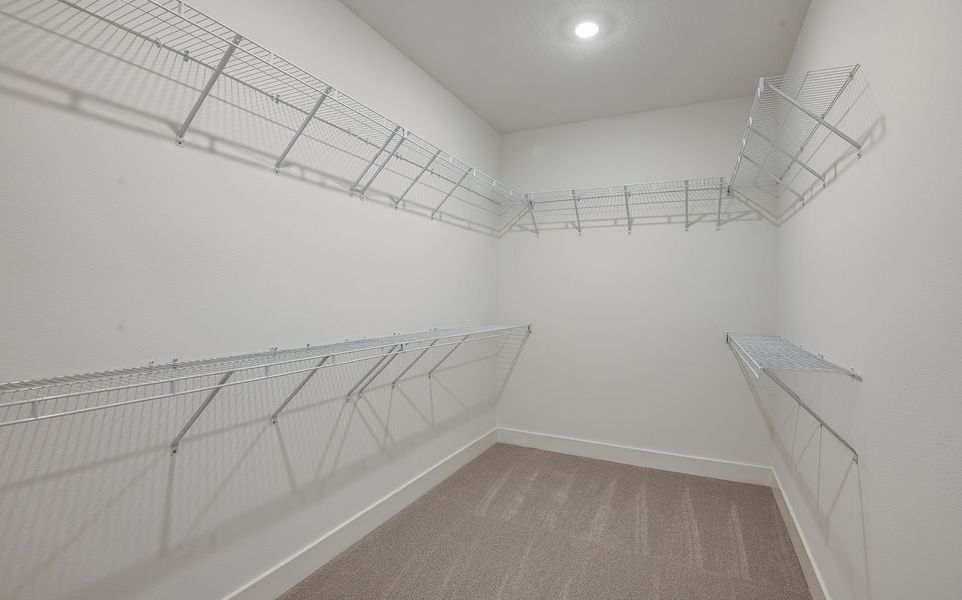 Spacious, unfurnished interior of a new home in Two Rivers, Zephyrhills (Image 16).