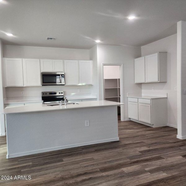 #1033 Rio Rancho Estates - Shiny & New K