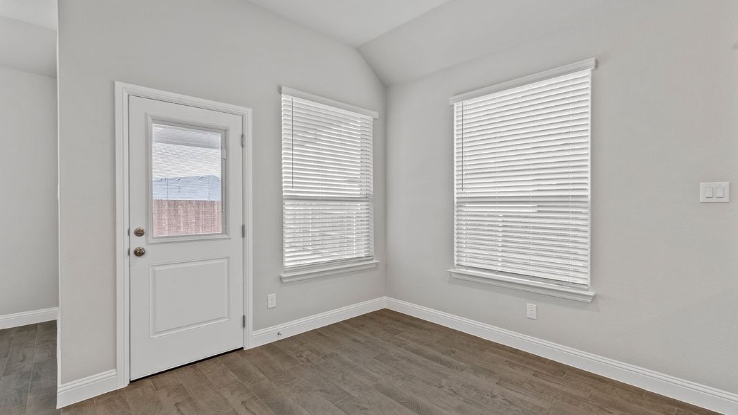 Spacious, unfurnished interior of a new home in Morningstar, Aledo (Image 16).