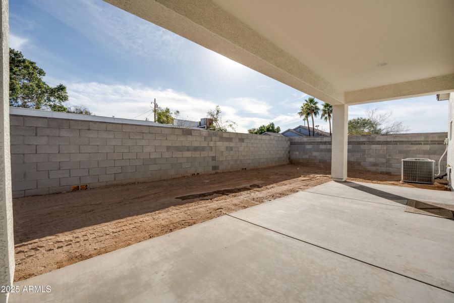 909 E Desert Ln (27 of 47)