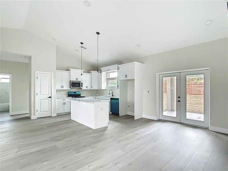 Spacious, unfurnished interior of a new home in , Ocala (Image 36).